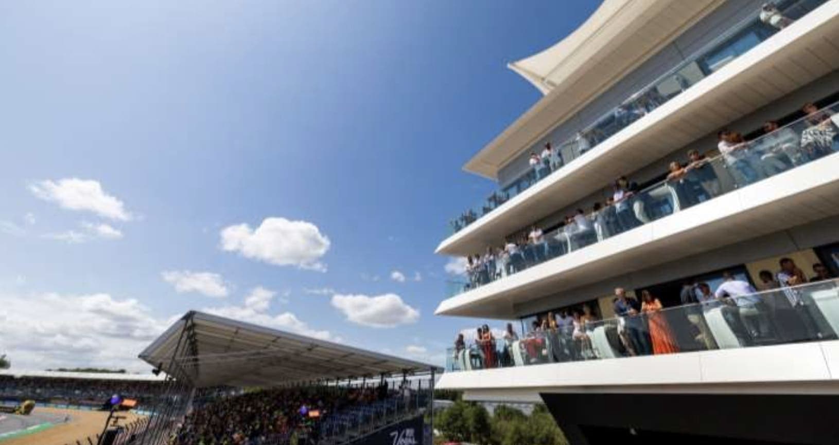 Silverstone - Hôtel Hilton — vue 5