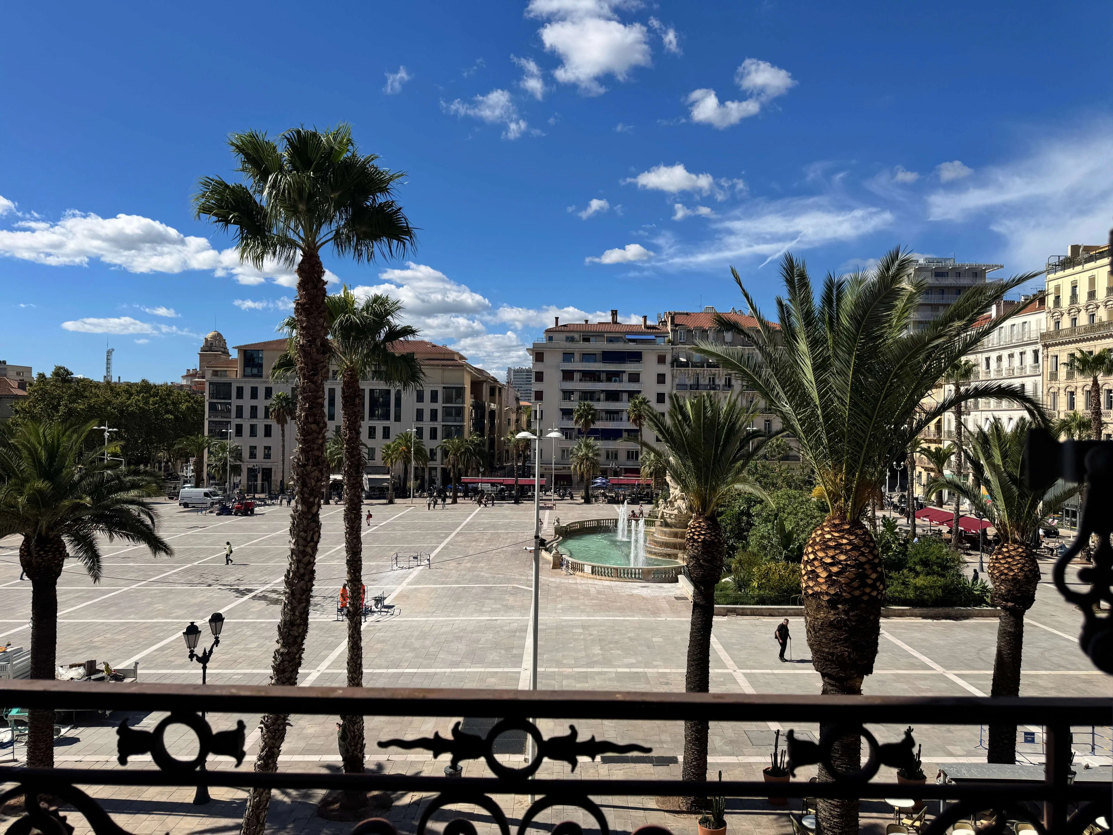 Immeuble Place de la Liberté Toulon — vue 2