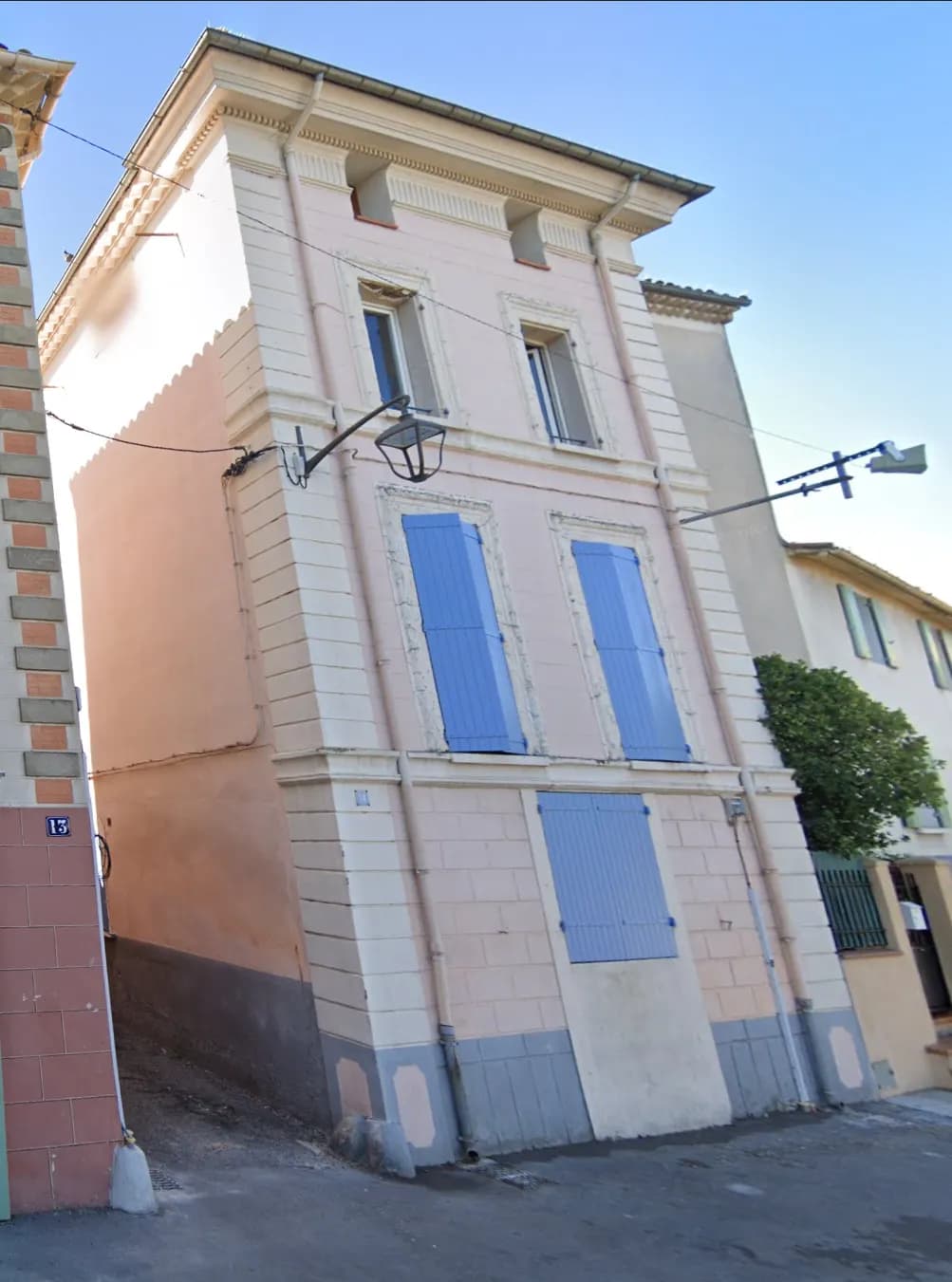 Division Place du Terreau Manosque — vue 2