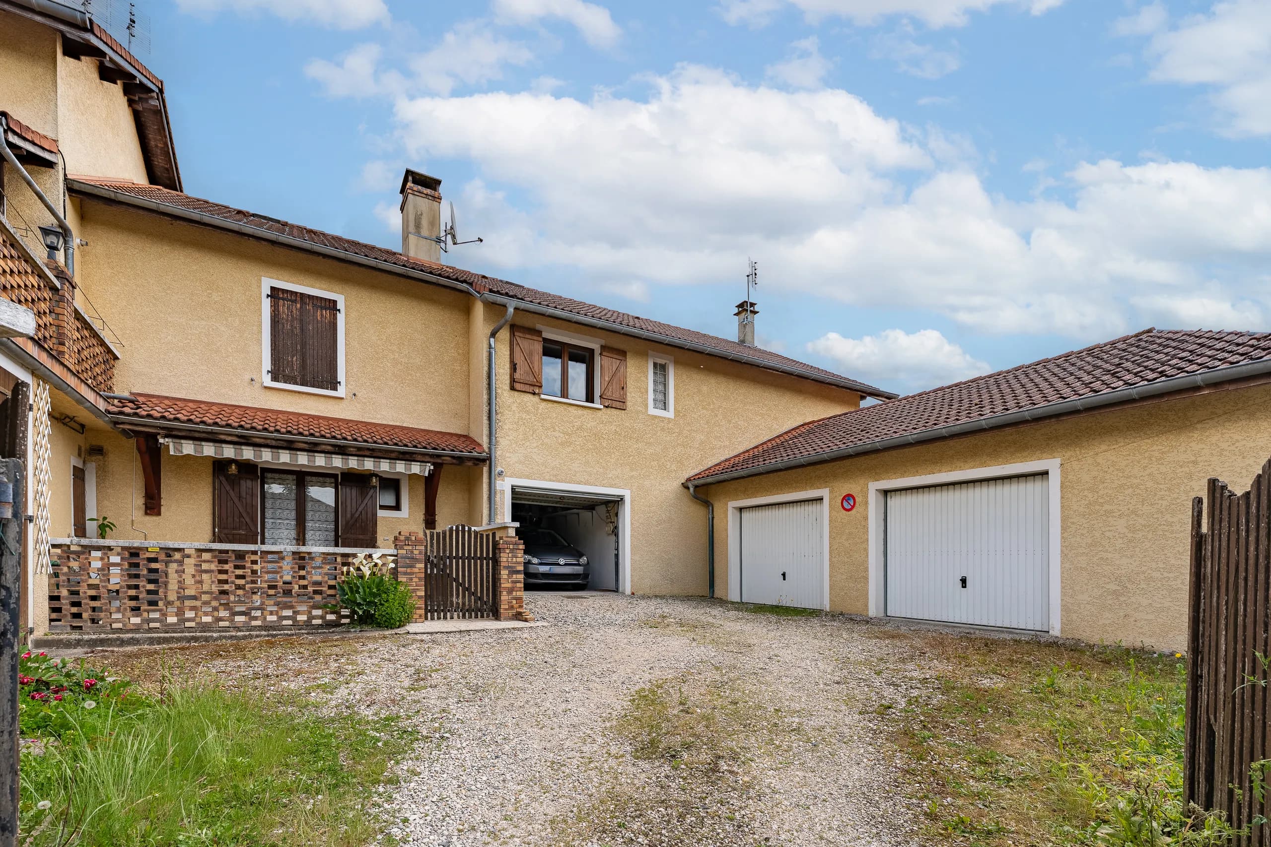 Immeuble Croix Blanche Villars-les-Dombes — vue 2