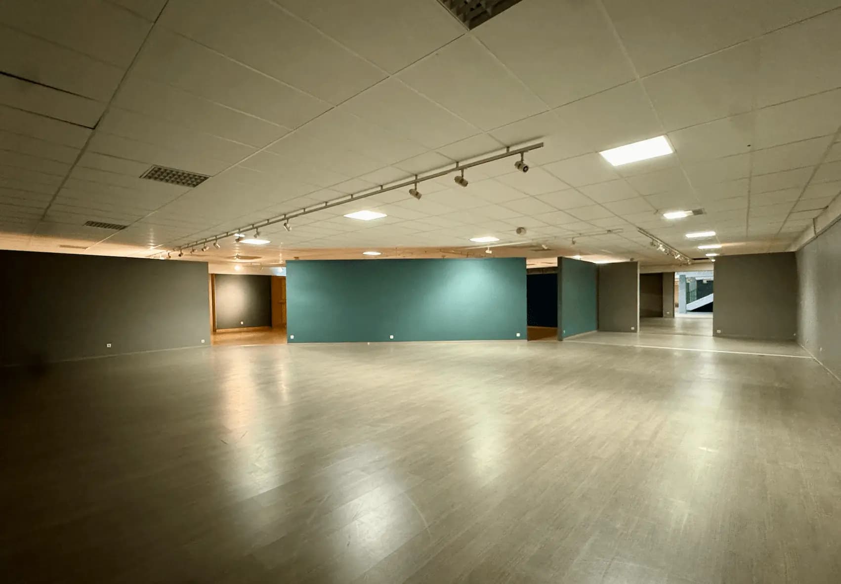 Ensemble commercial Parc Pyrénées — vue 9