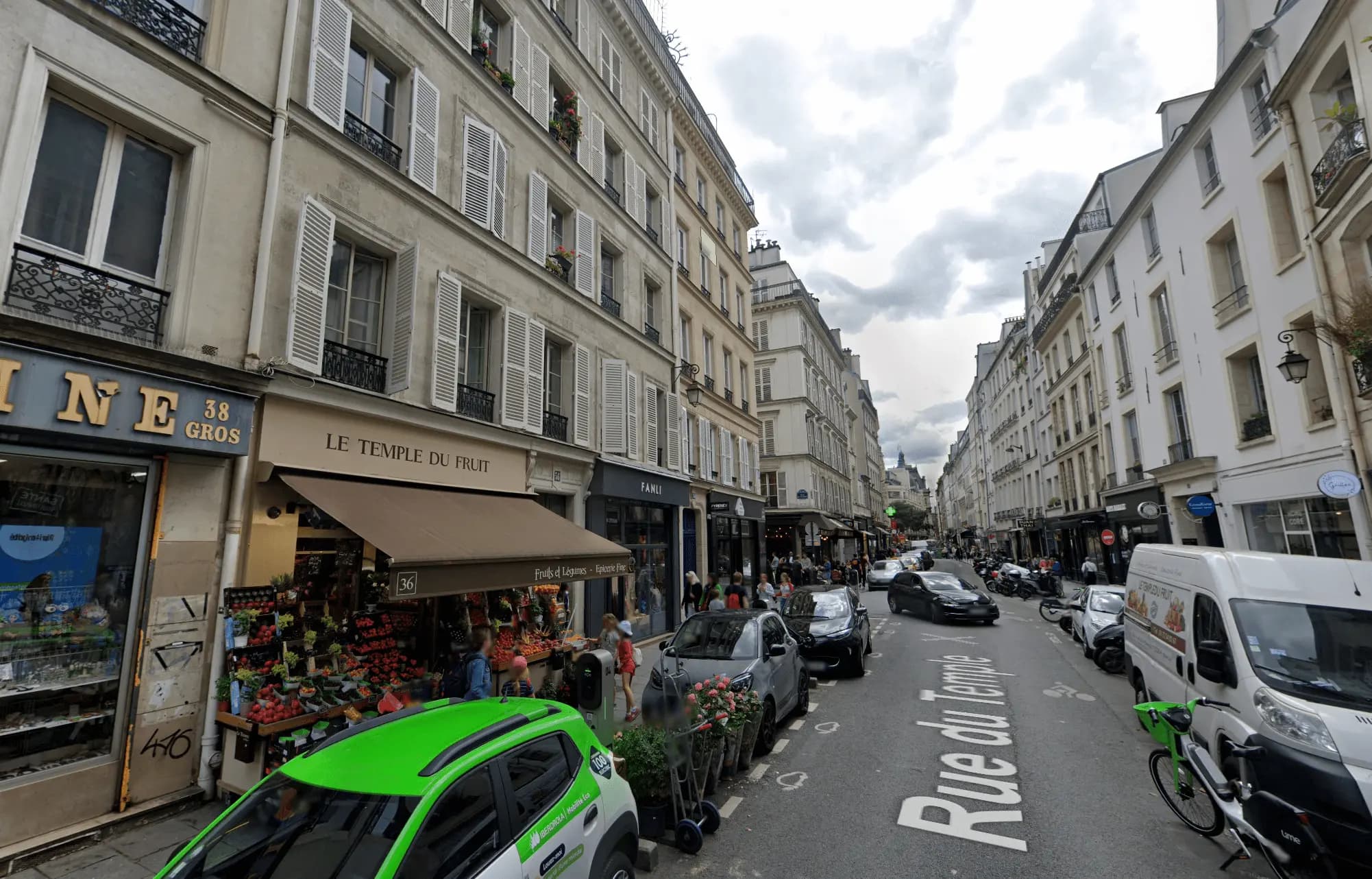 Studette Temple Marais Paris — vue 2