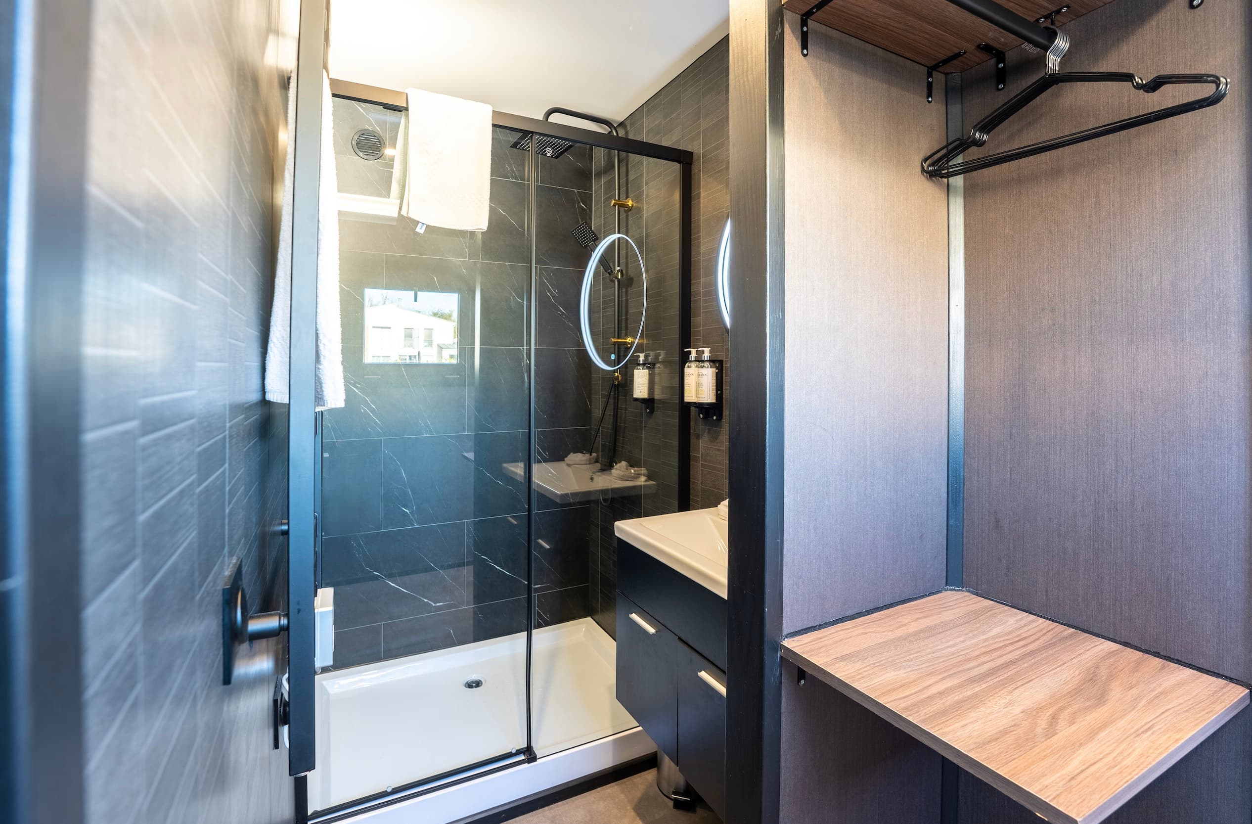 Houseboat Port Ilon — vue 6