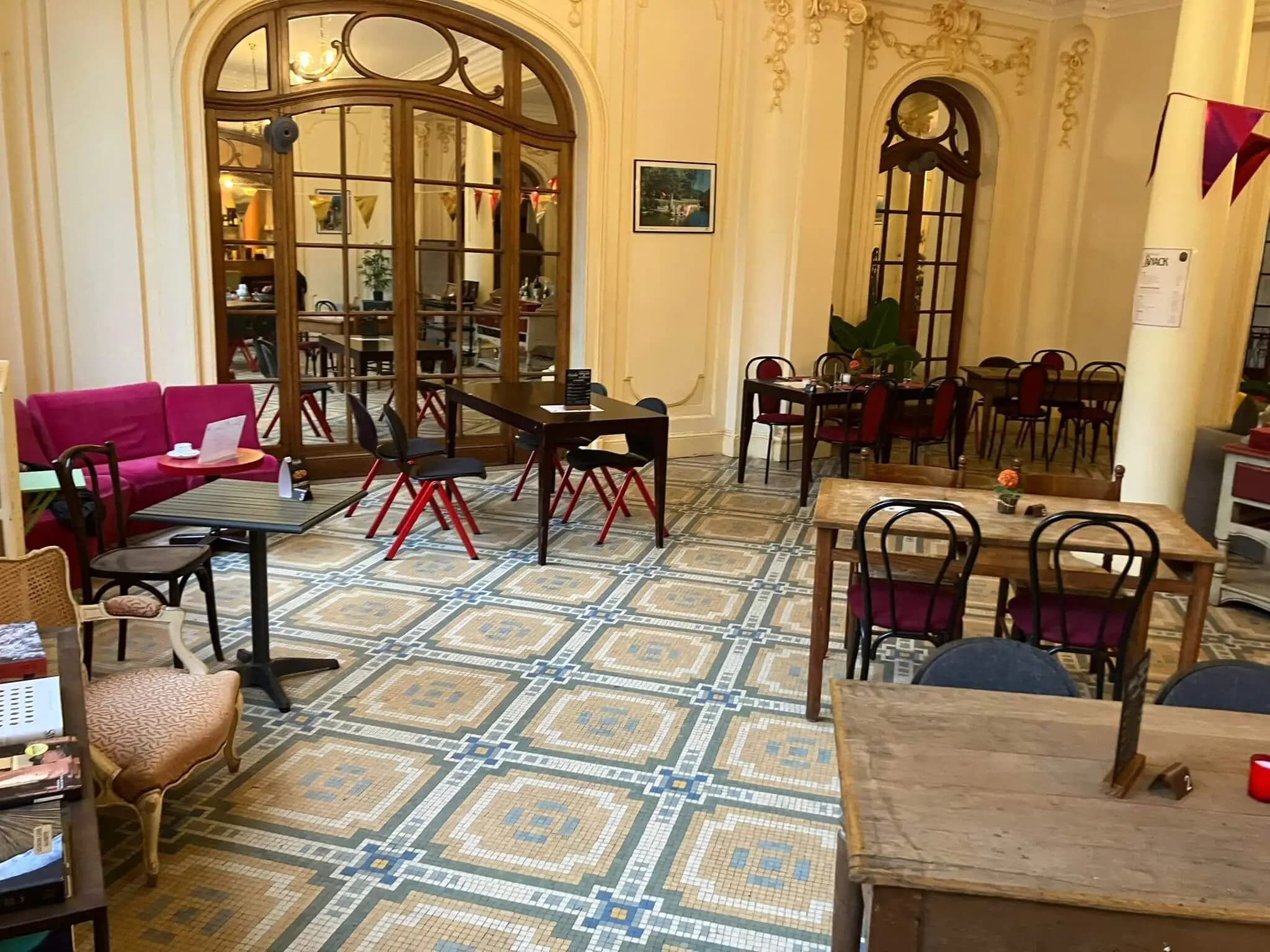 Grand Hôtel Médicis La Bourboule — vue 9