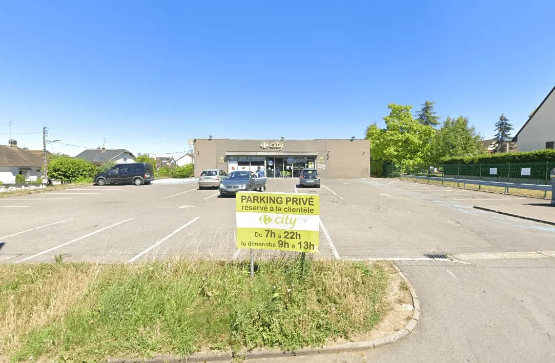 Local Commercial Carrefour Le Mans — vue 2