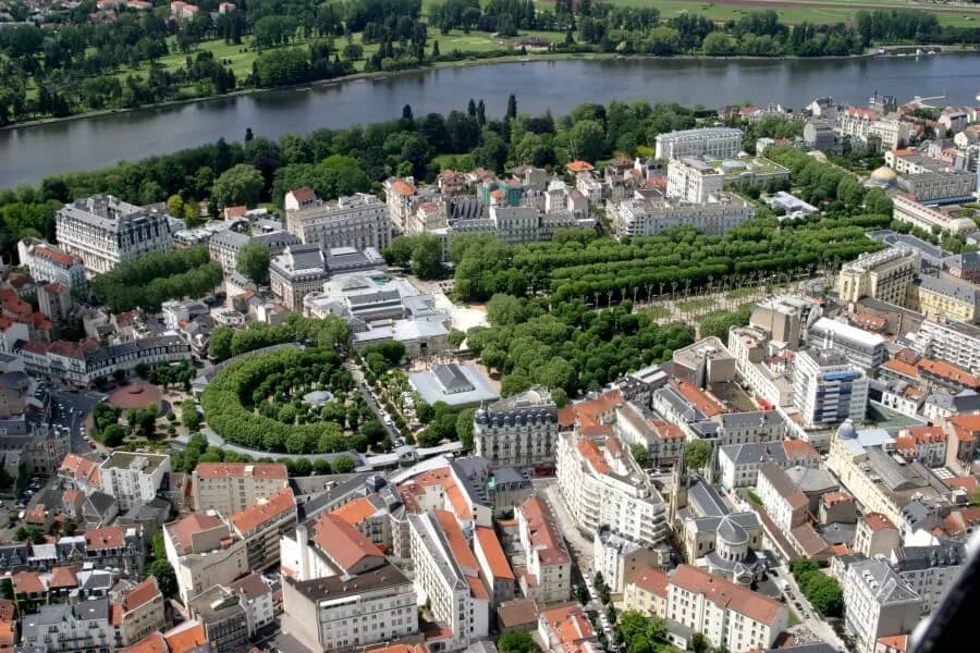 25 lots quartier thermal Vichy