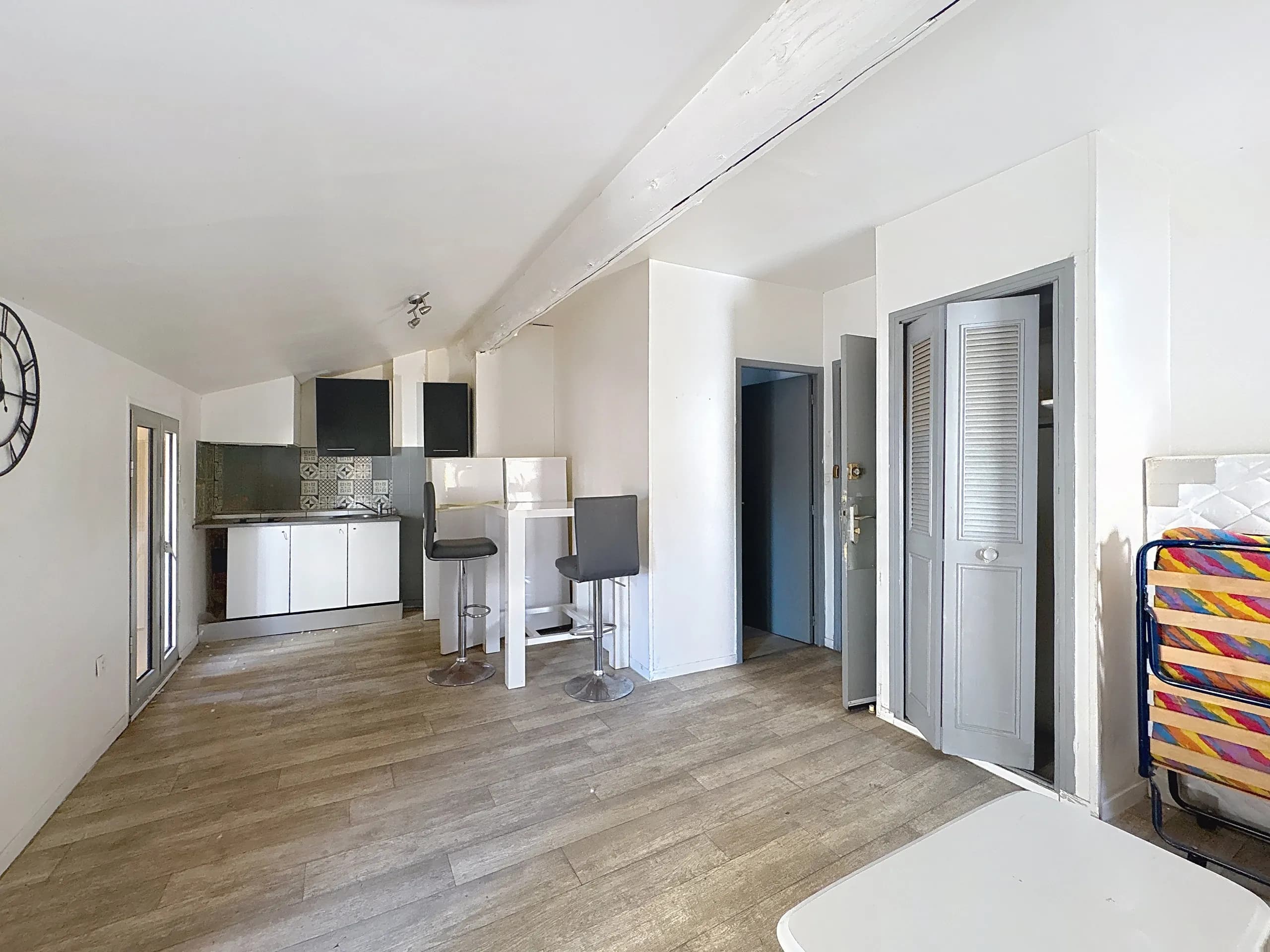 Immeuble 19 Août 1944 Vias — vue 2